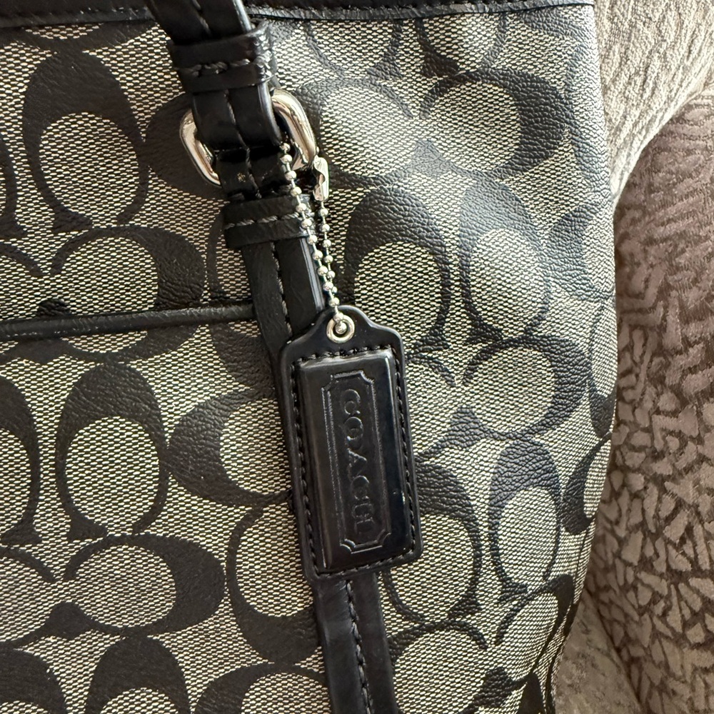 Coach Peyton Signature Pocket Toe Black and Gray - Picture 2 of 5